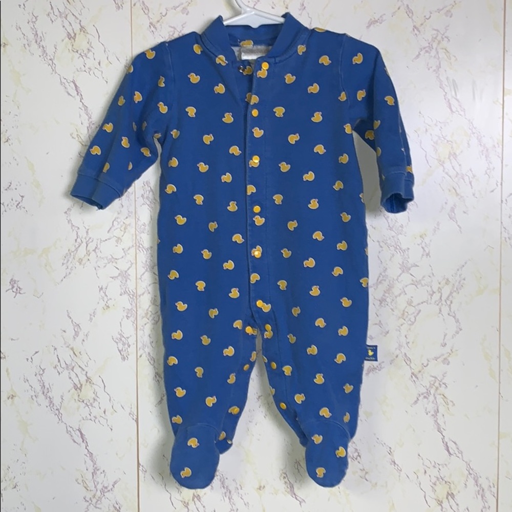 Carter’s 6-9 months footies with little duckies